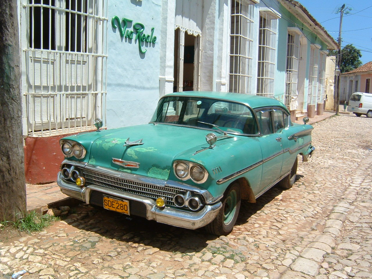 Cuba Travel car