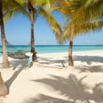 couplessweptaway-jamaica-33-569412220adc2-480x300